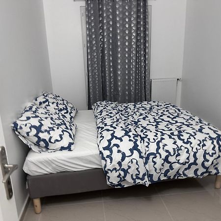 Location Courte Duree A Boissy Saint Leger Apartment Exterior foto